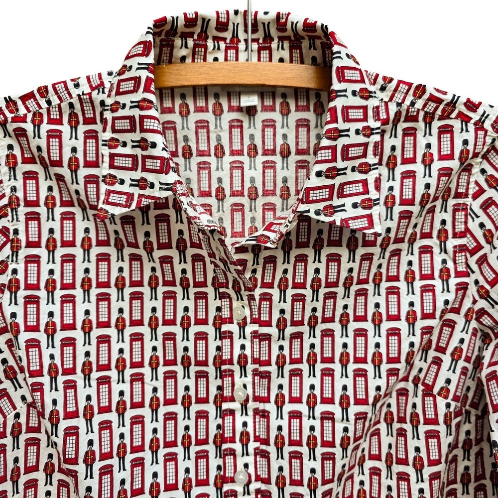 Talbots Petite London Print Shirt Red Phone Booth Guards Novelty Cotton ButtonUp